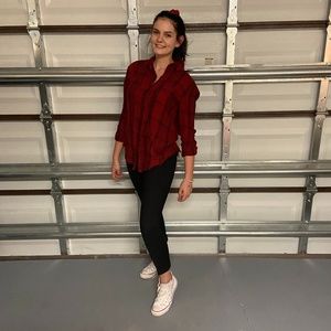 RTA INDUSTRIAL RED AND BLACK PLAID FITTED TOP